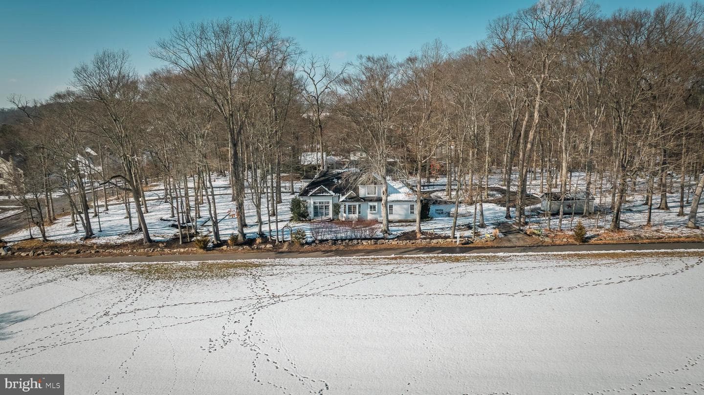 137 Wells Road photo 93