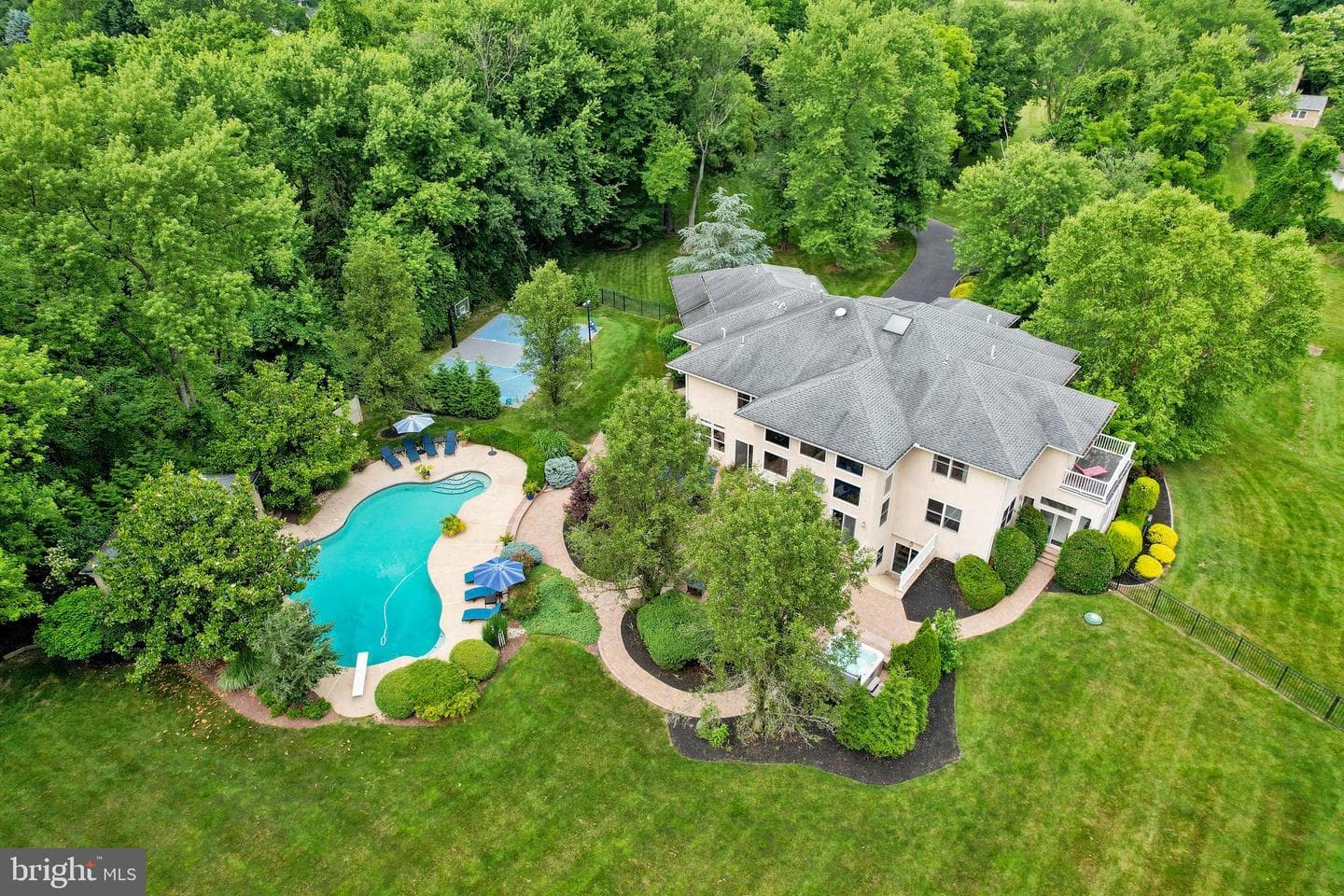 100 E Holland Road photo 51