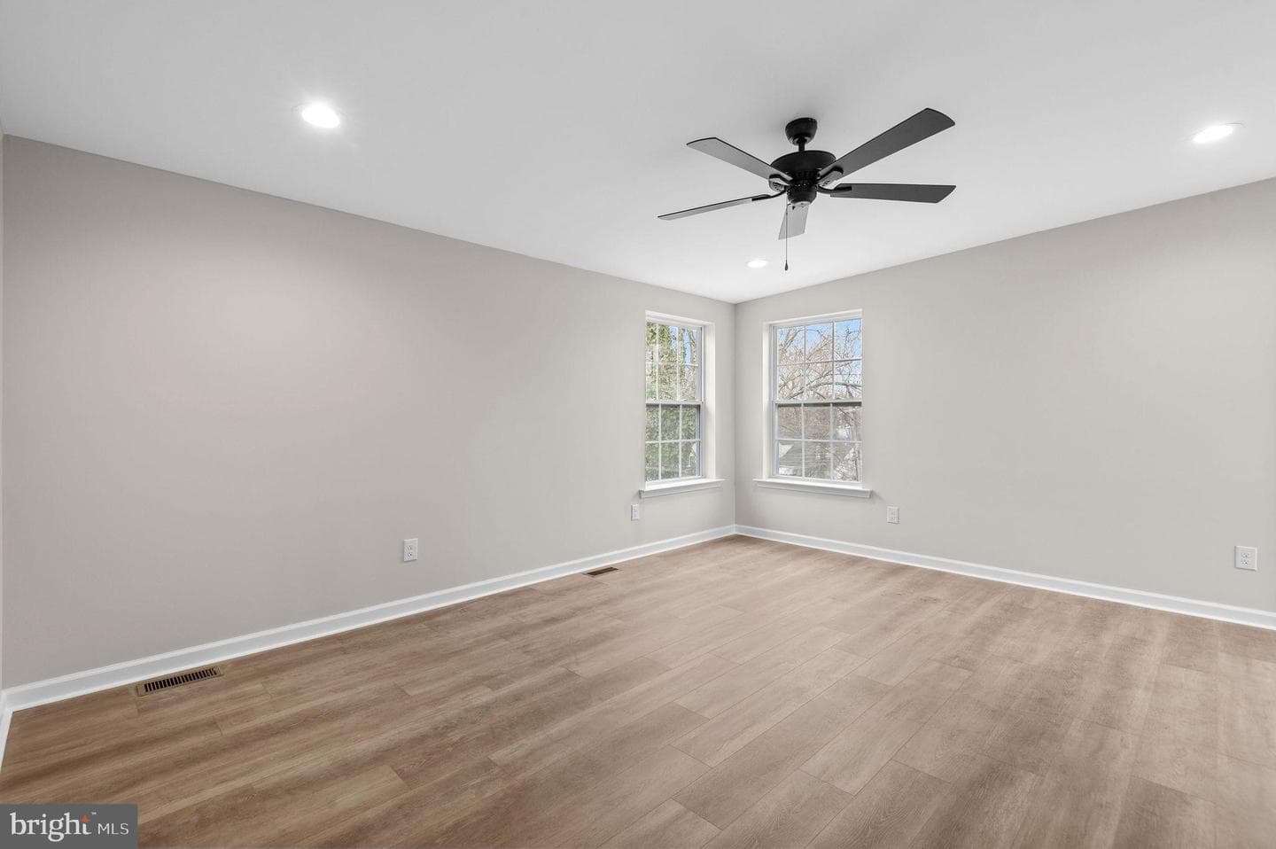 47 E College Avenue photo 18