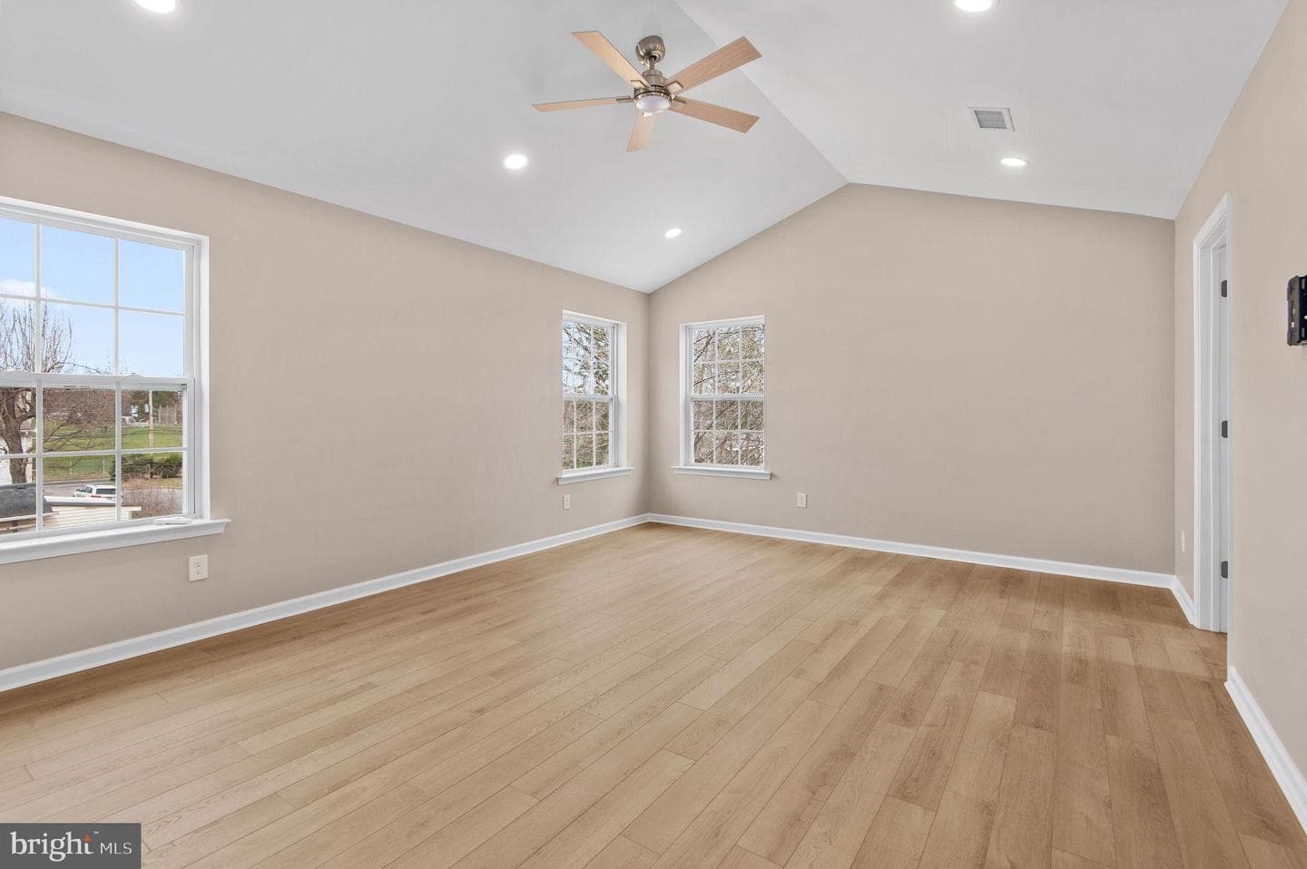 54 German Avenue photo 21