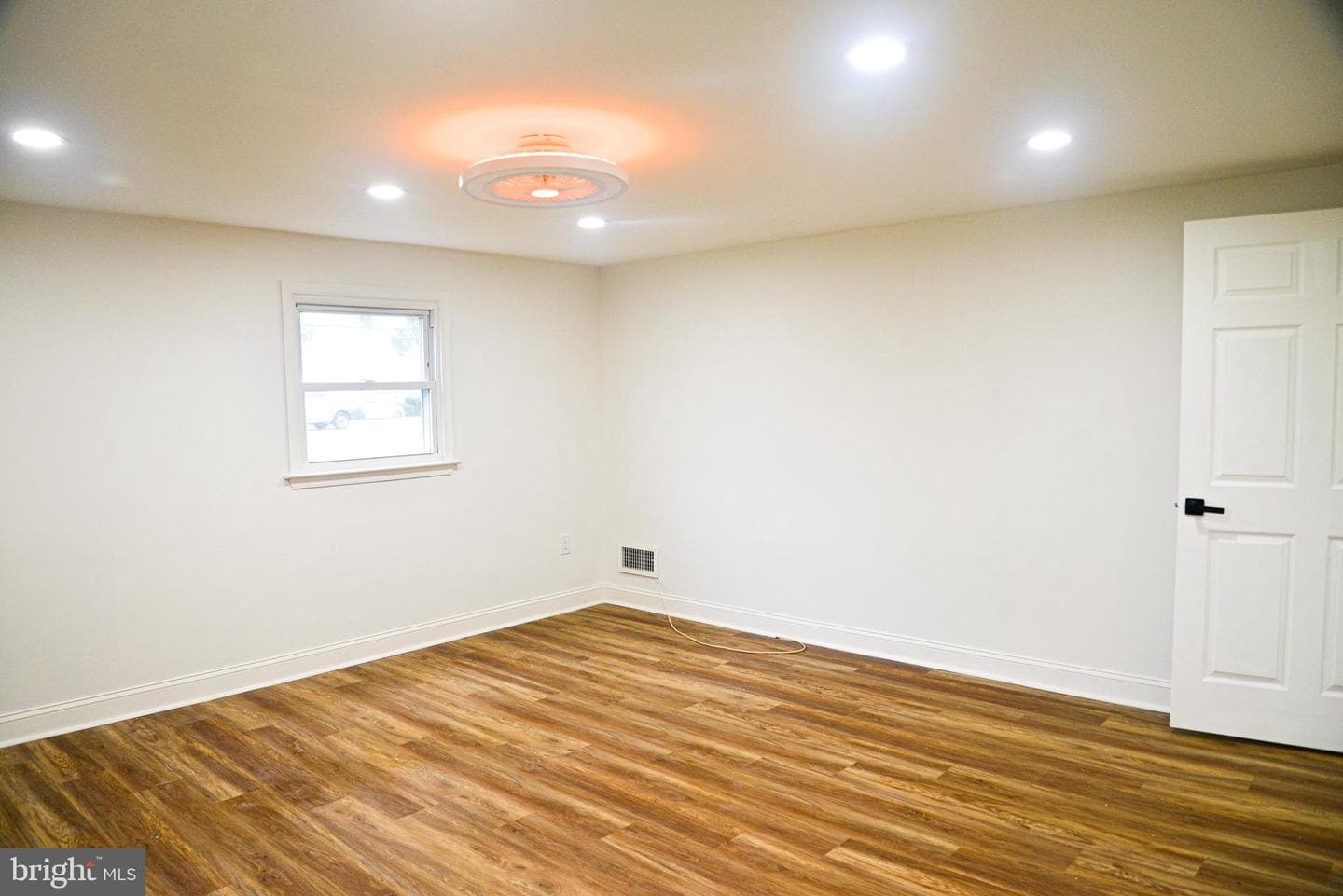 114 Nursery Avenue photo 36