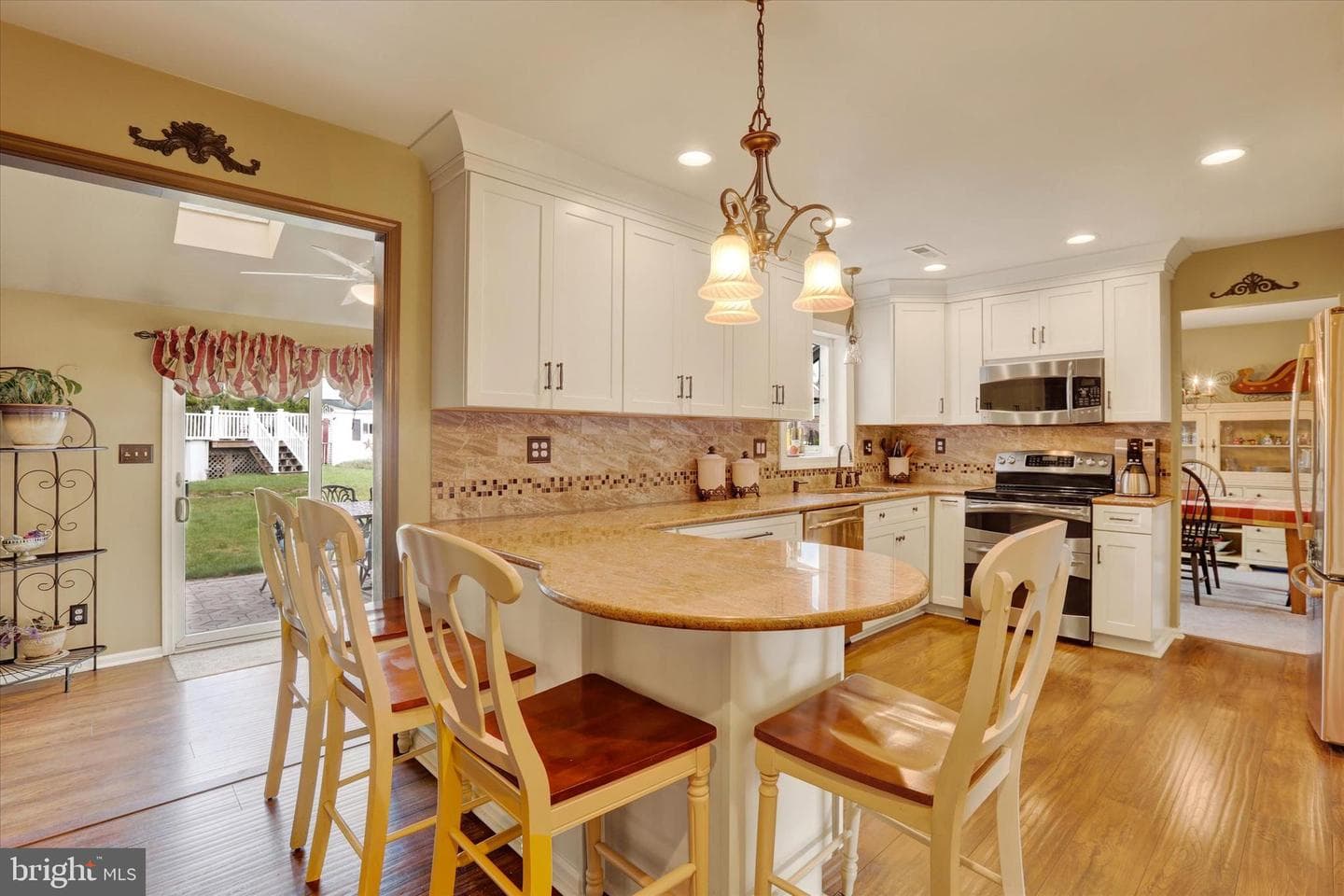 1825 Badger Road photo 5