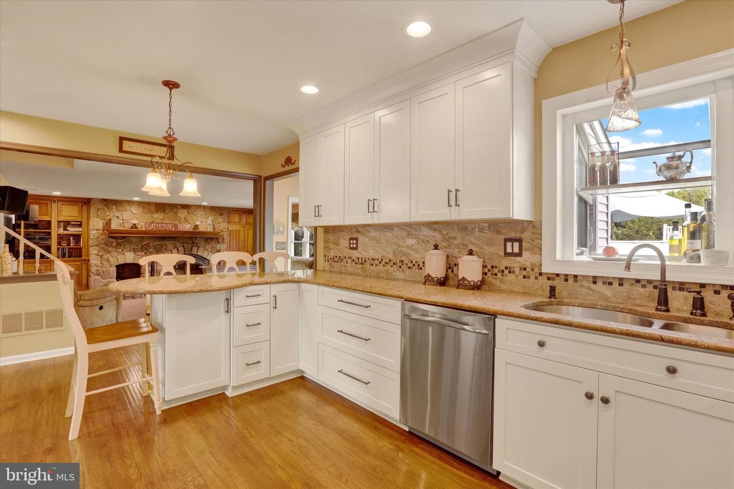 1825 Badger Road photo 6