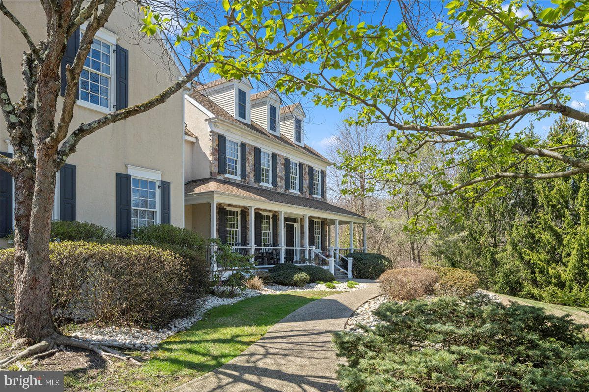 1568 Sackettsford Road photo 2