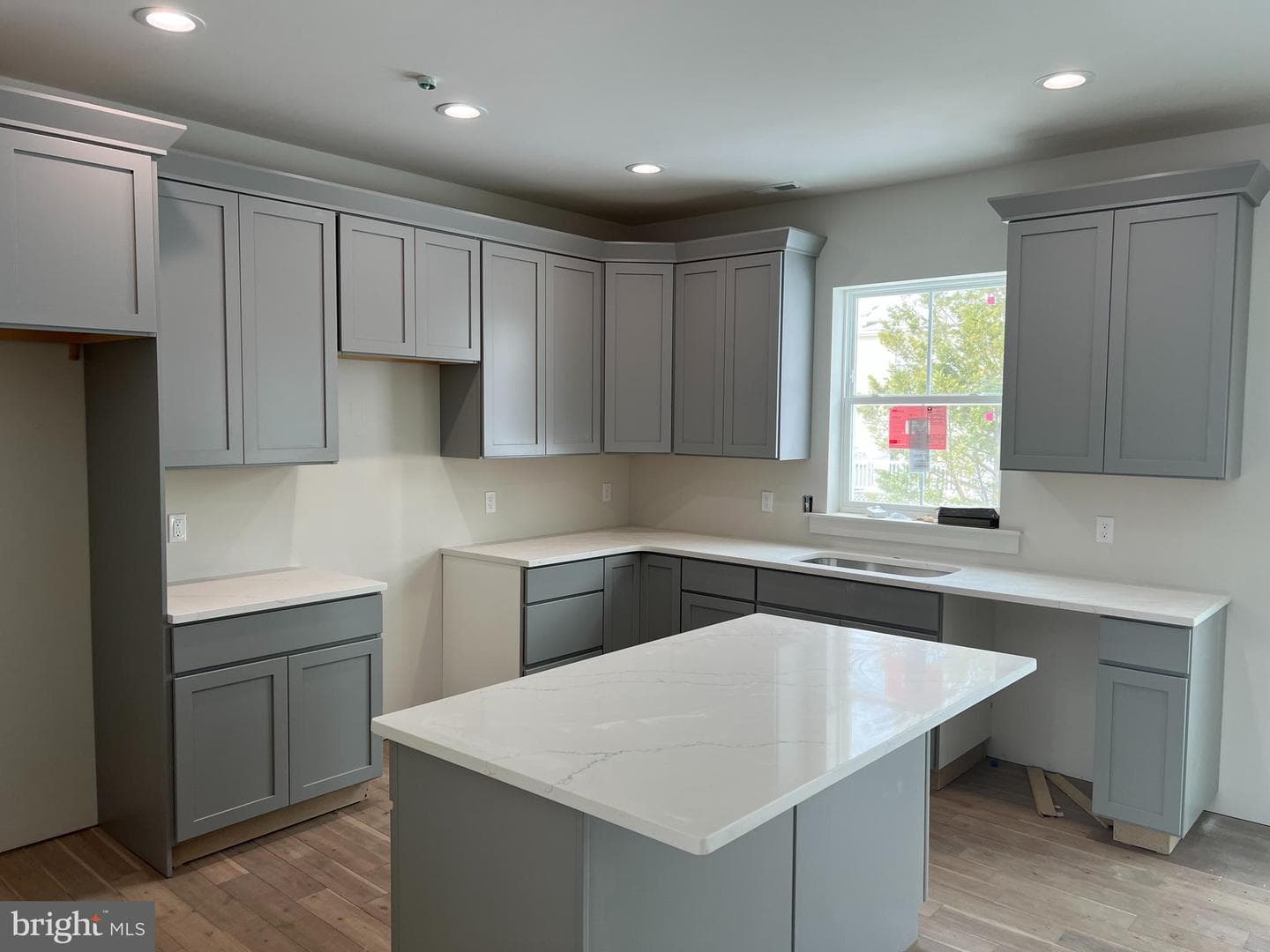 51 W Clymer Avenue photo 2