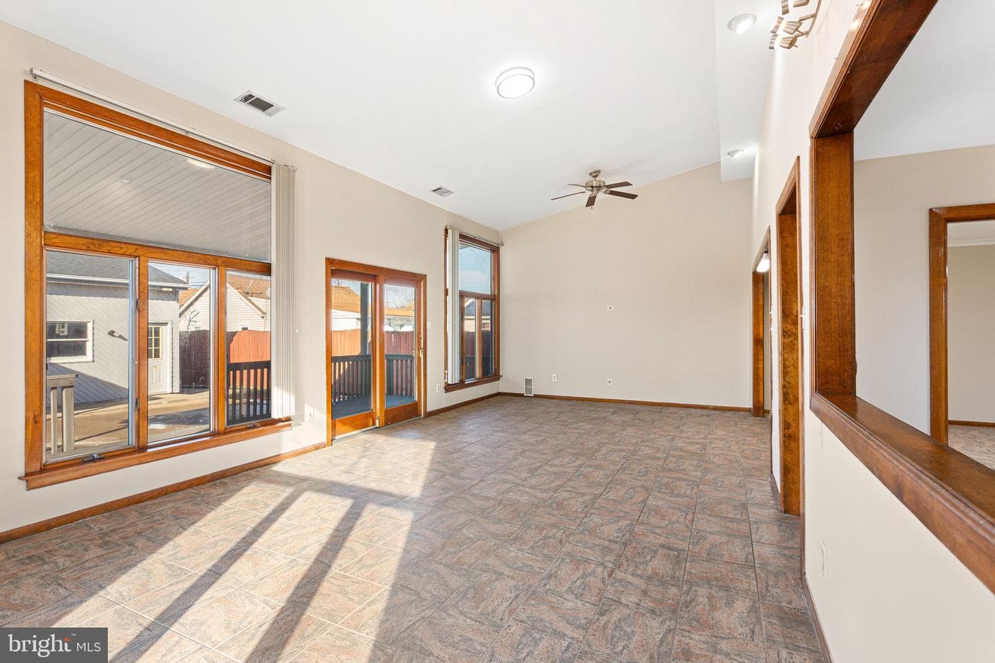 2623 Knights Road photo 18