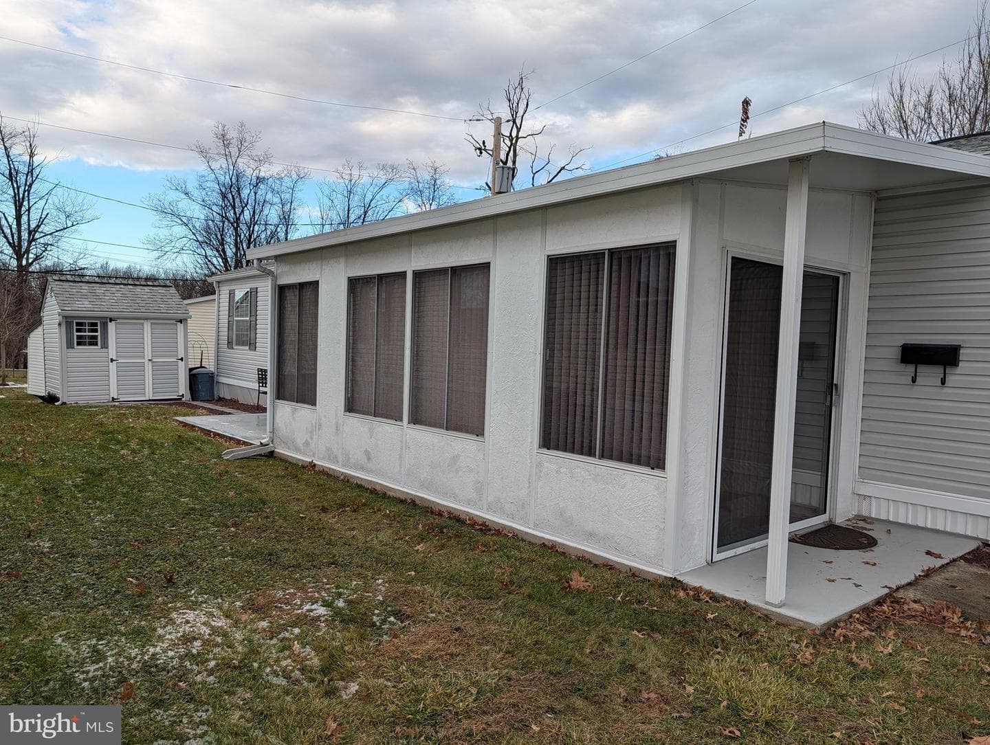 1039 Pine Circle photo 3
