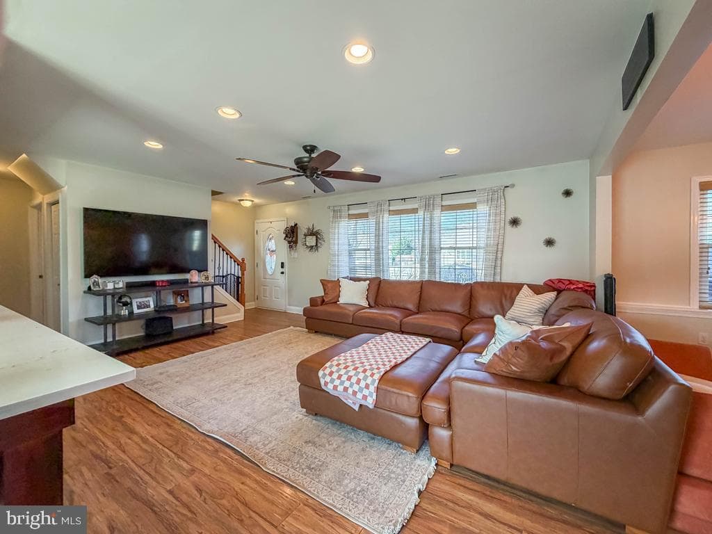 18 Jump Hill Road photo 5