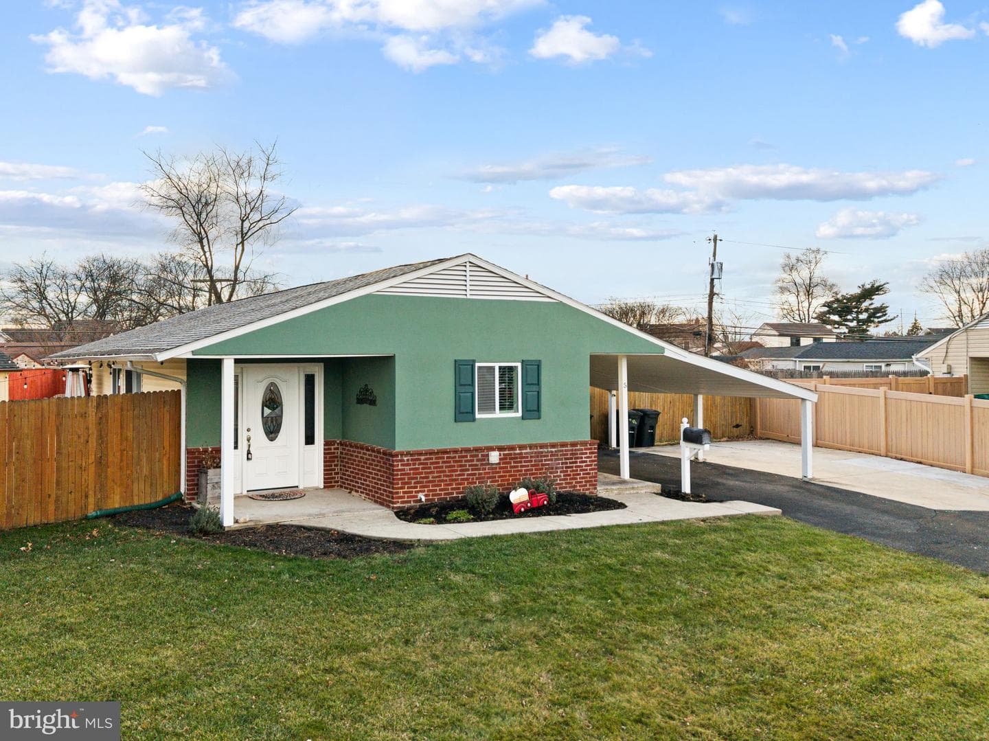 5 Glenwood Lane photo 5