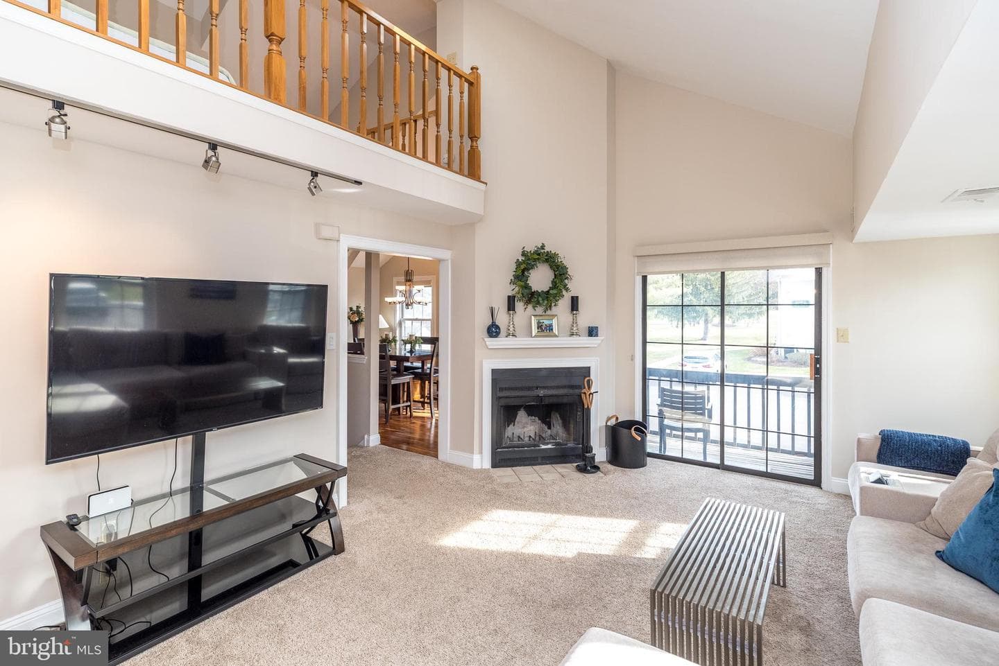 422 Redbud Court photo 4
