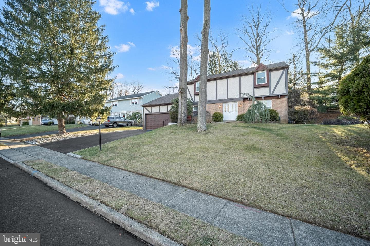 853 Green Ridge Cir photo 2