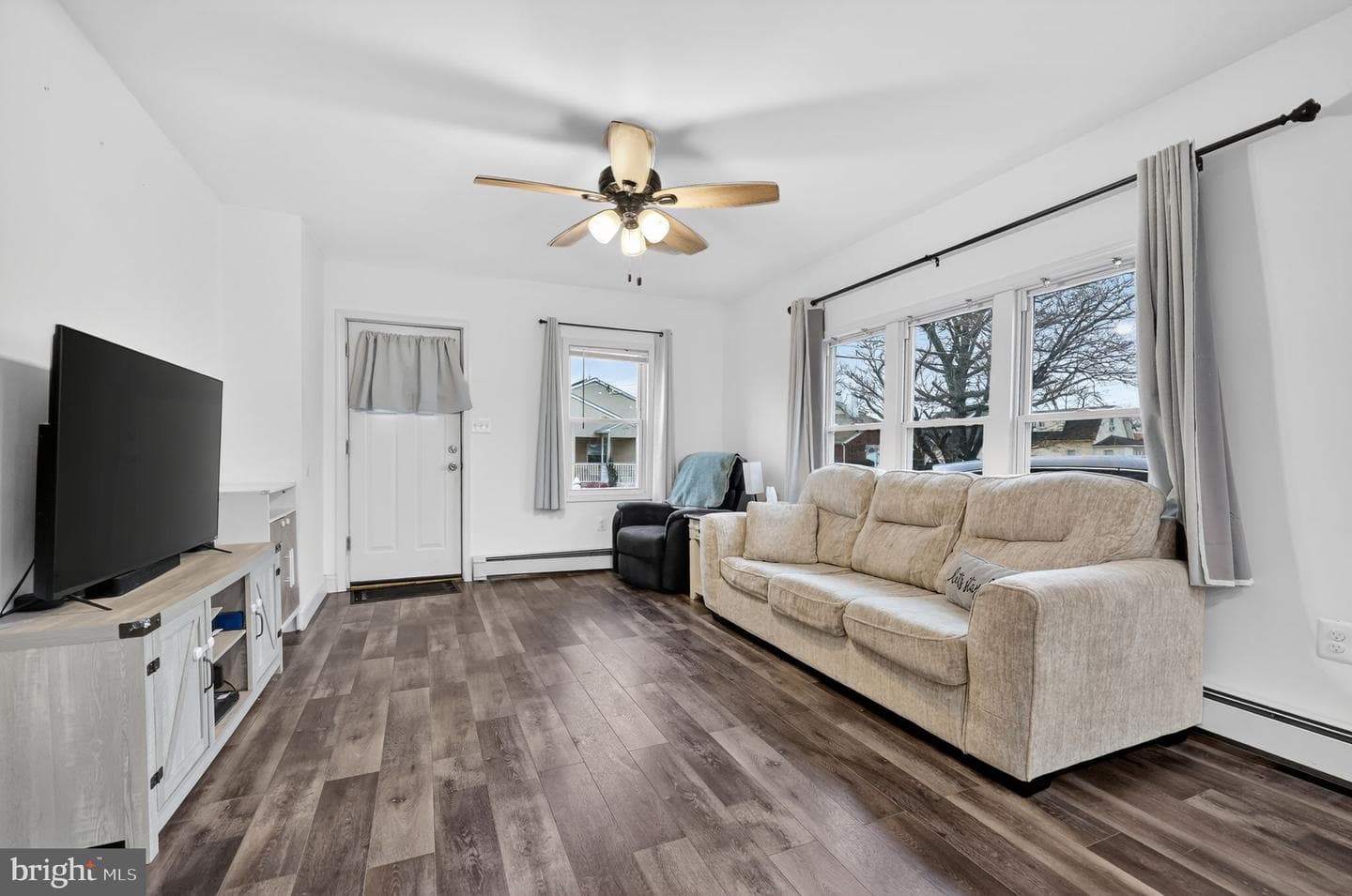909 Third Avenue photo 11