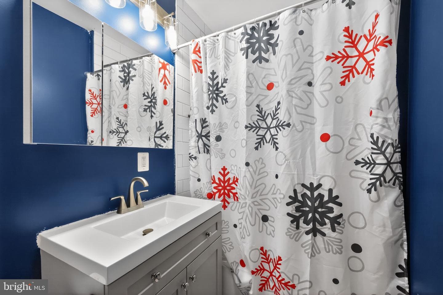 909 Third Avenue photo 27