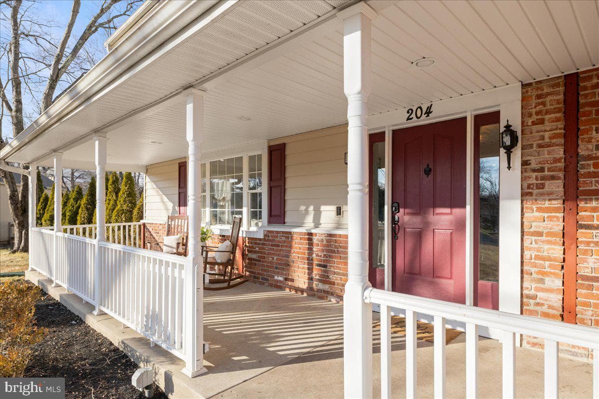 204 Woodland Drive photo 2
