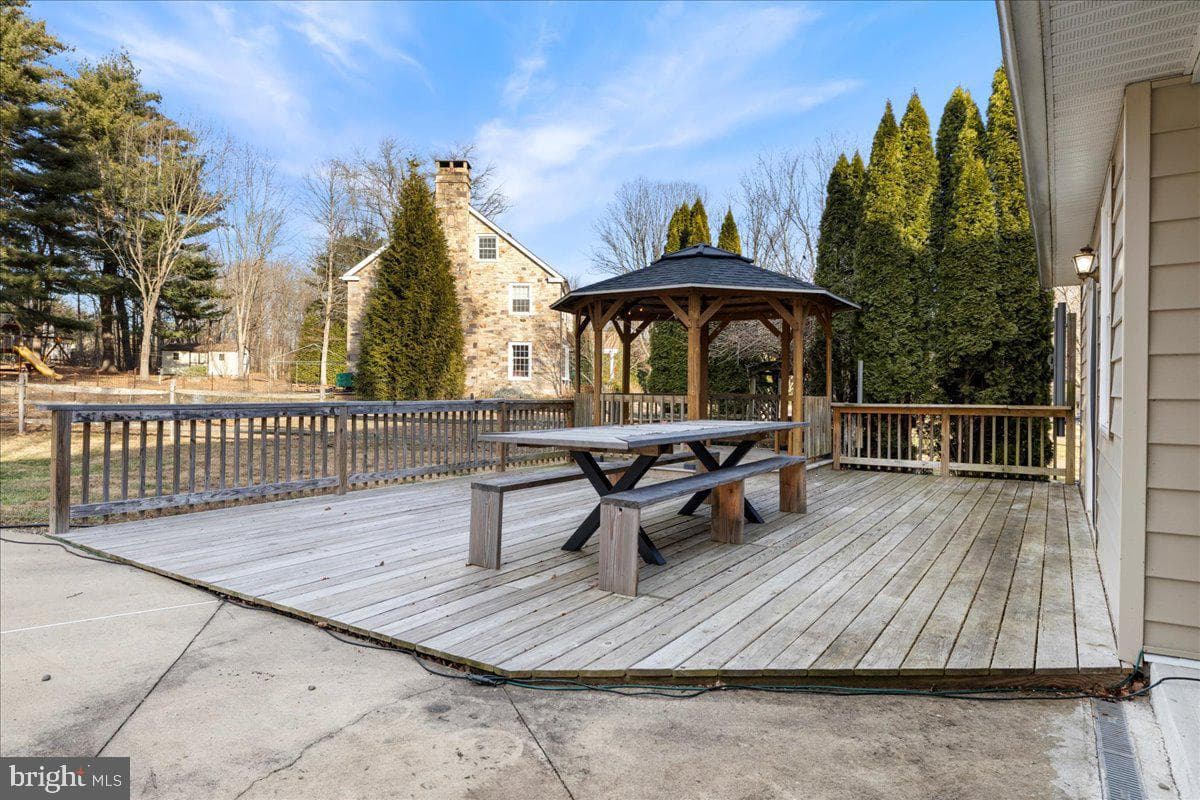 204 Woodland Drive photo 40