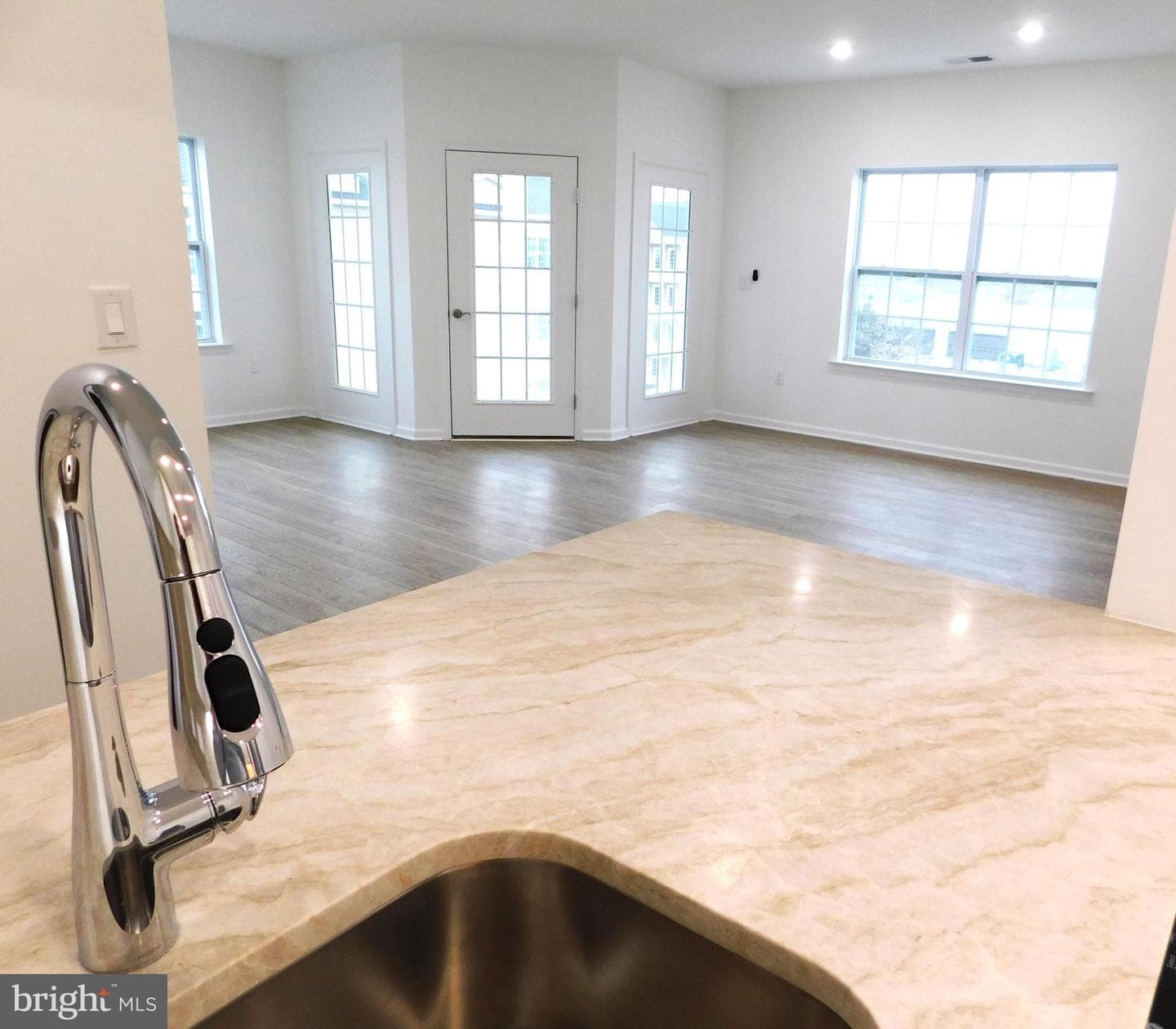 16453 River View Drive photo 5