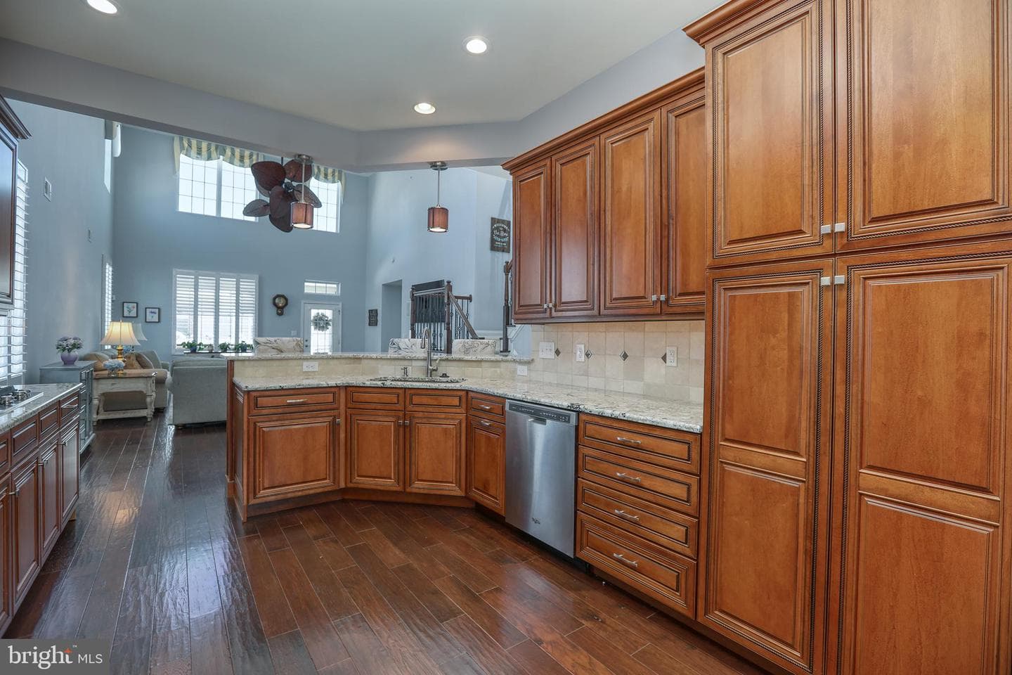 232 Polk Way photo 6