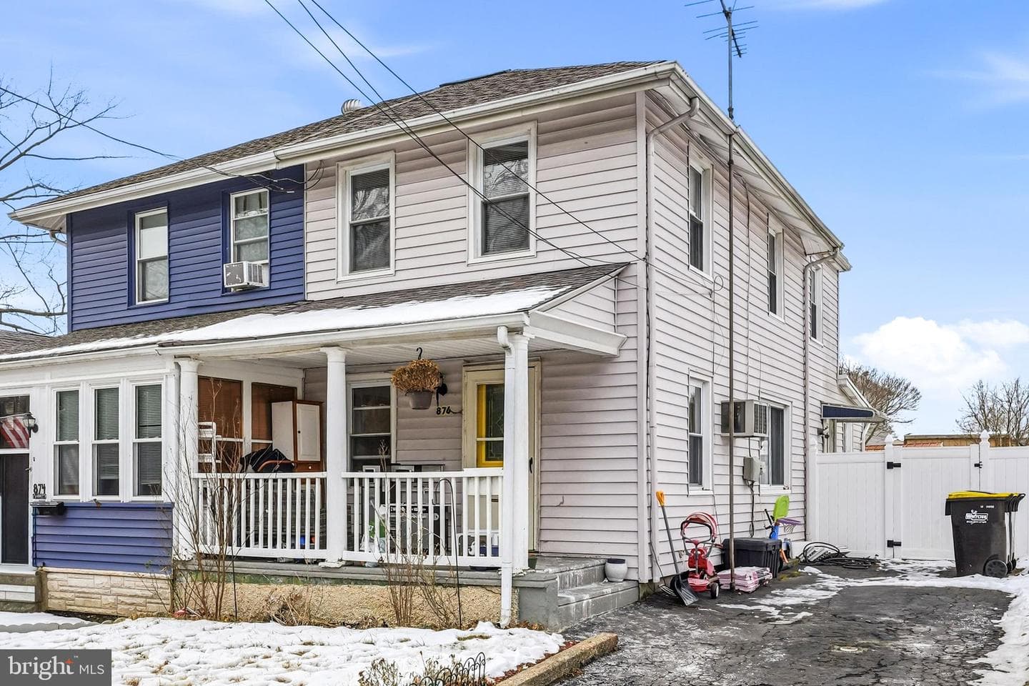 876 Williams Avenue photo 2