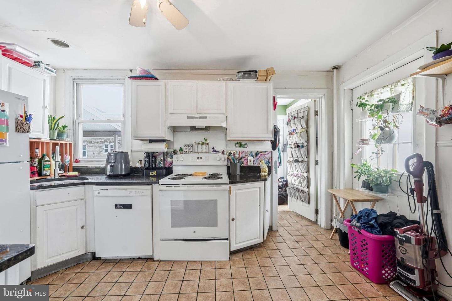 876 Williams Avenue photo 9