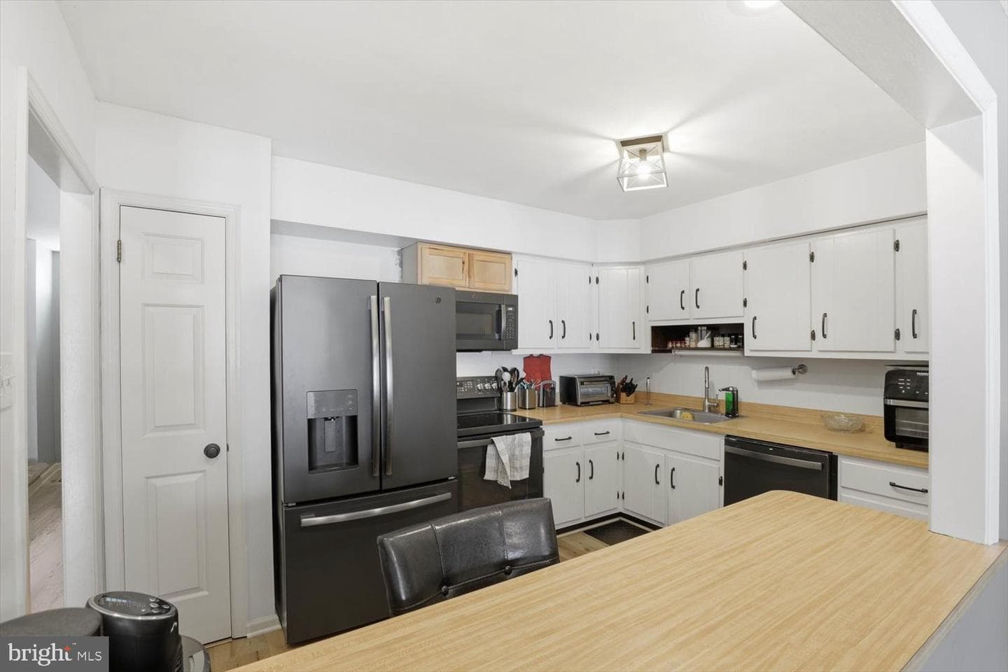 200 Hughes Avenue photo 18
