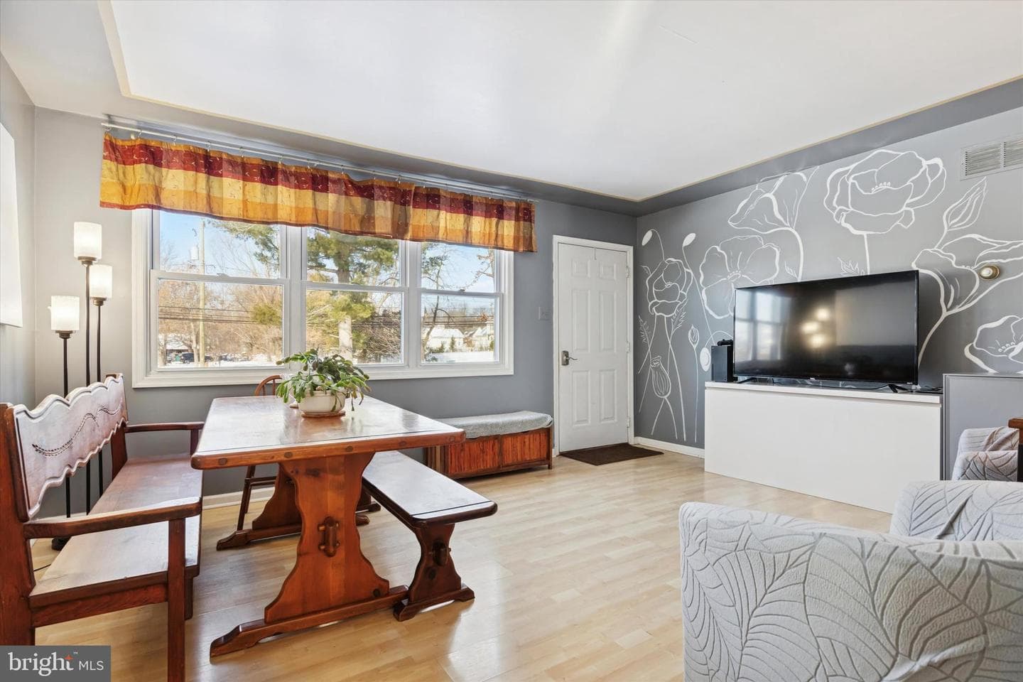 15 Maple Avenue photo 4