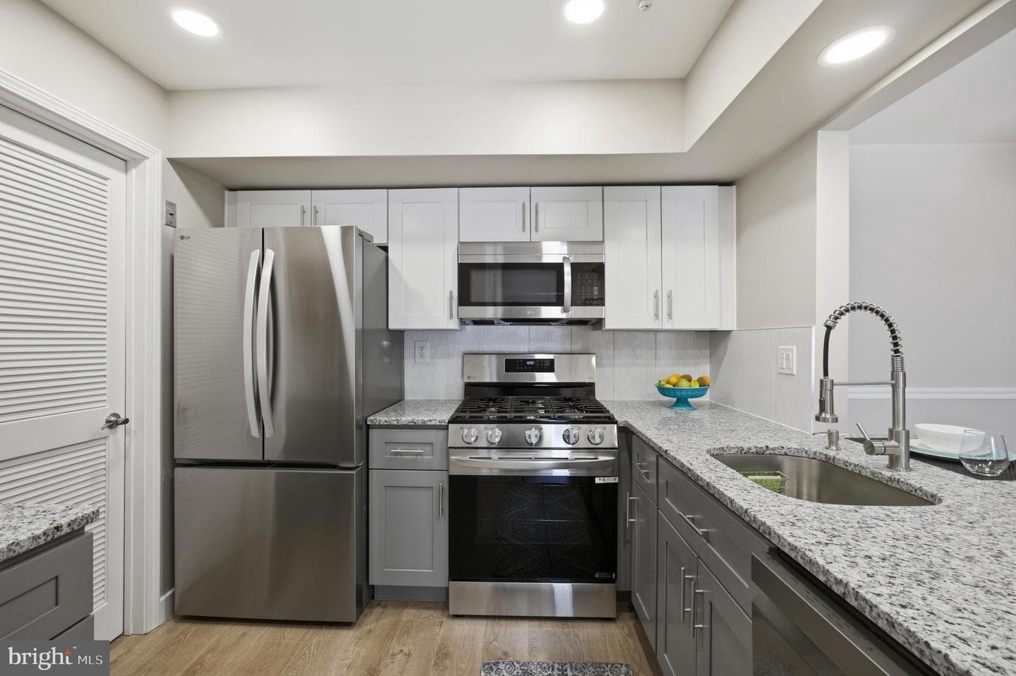 1812 Society Place photo 10
