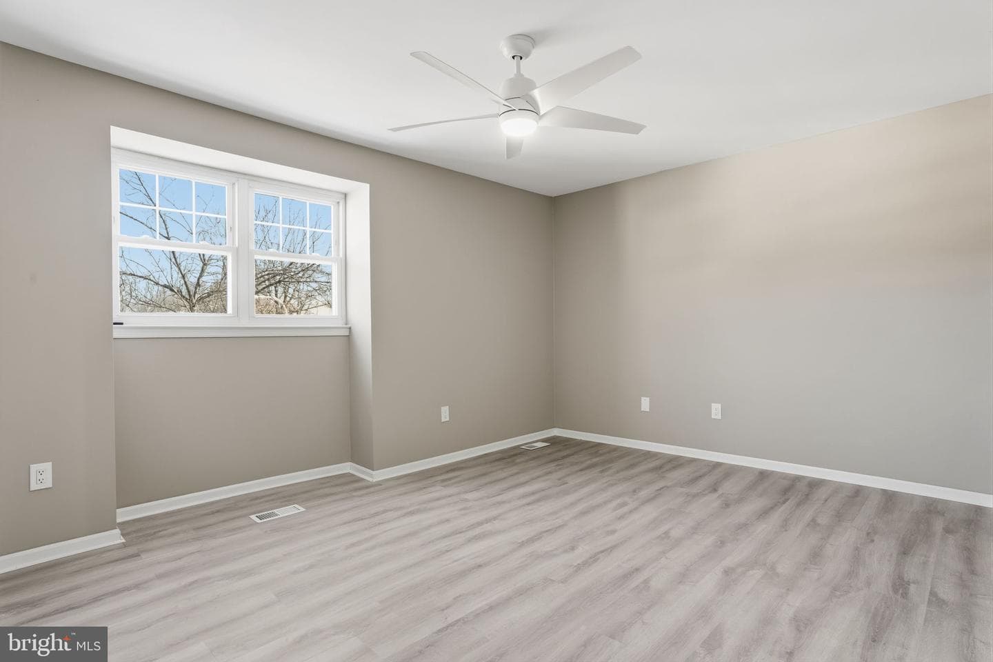 729 Lexington Way photo 19