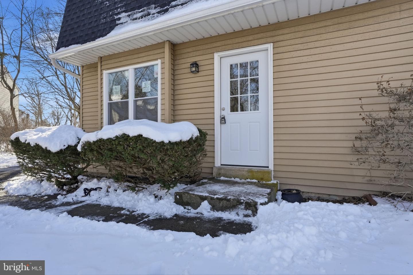 729 Lexington Way photo 3