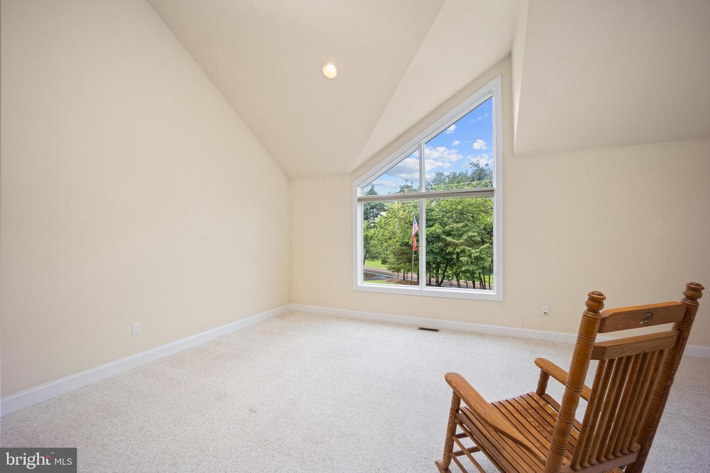 215 E Dark Hollow Road photo 40