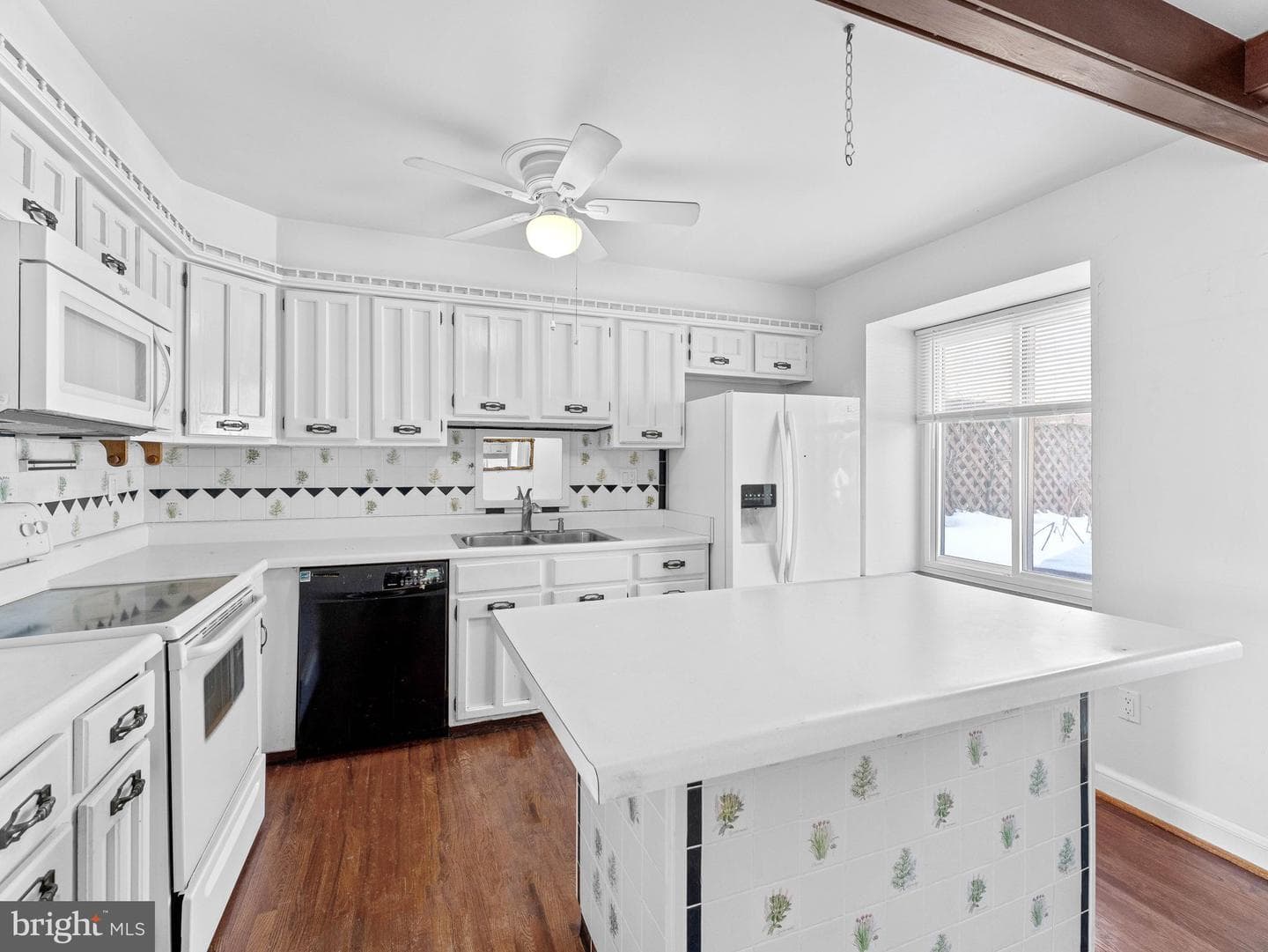 25 Essex Place photo 11