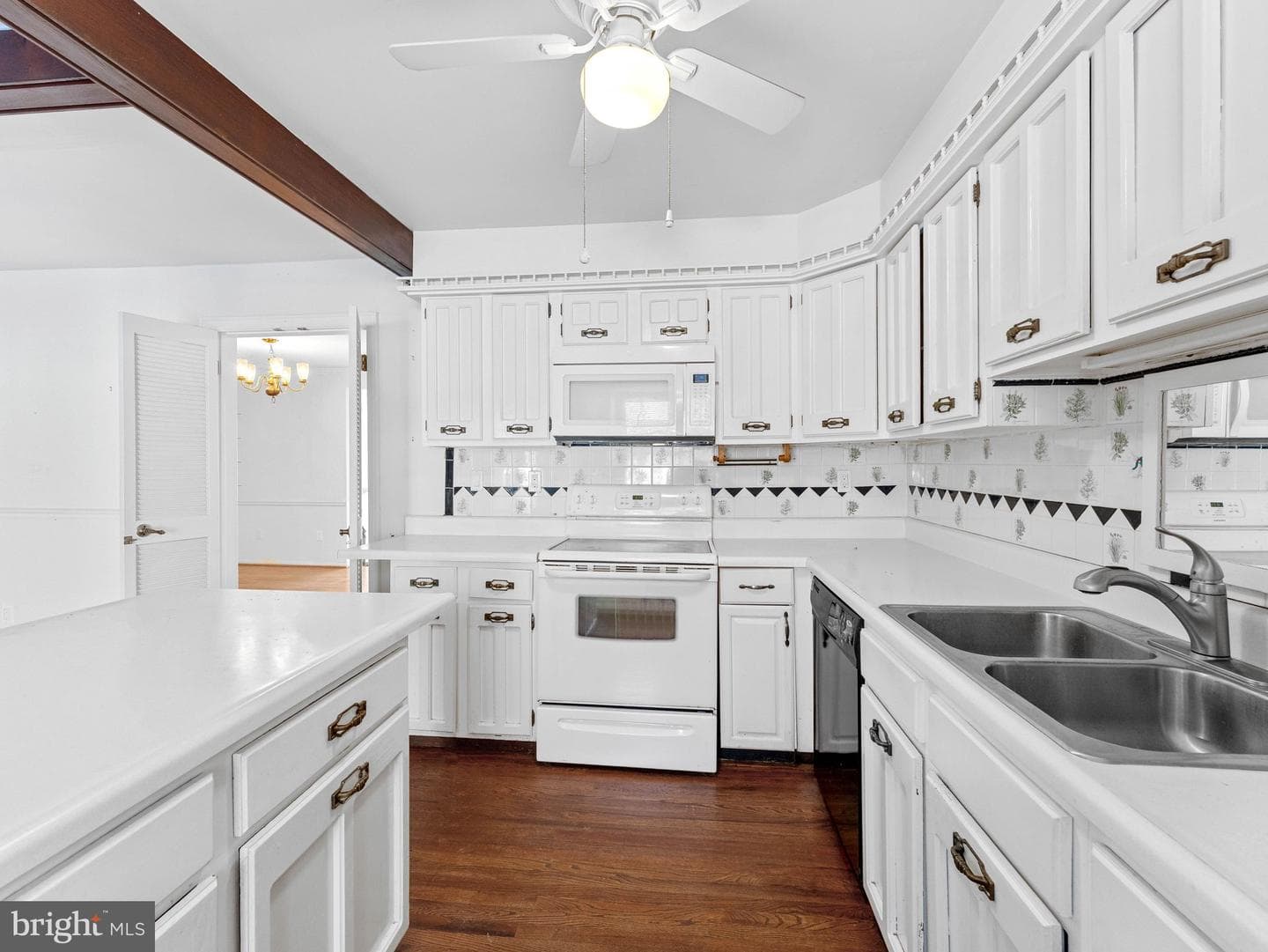 25 Essex Place photo 13