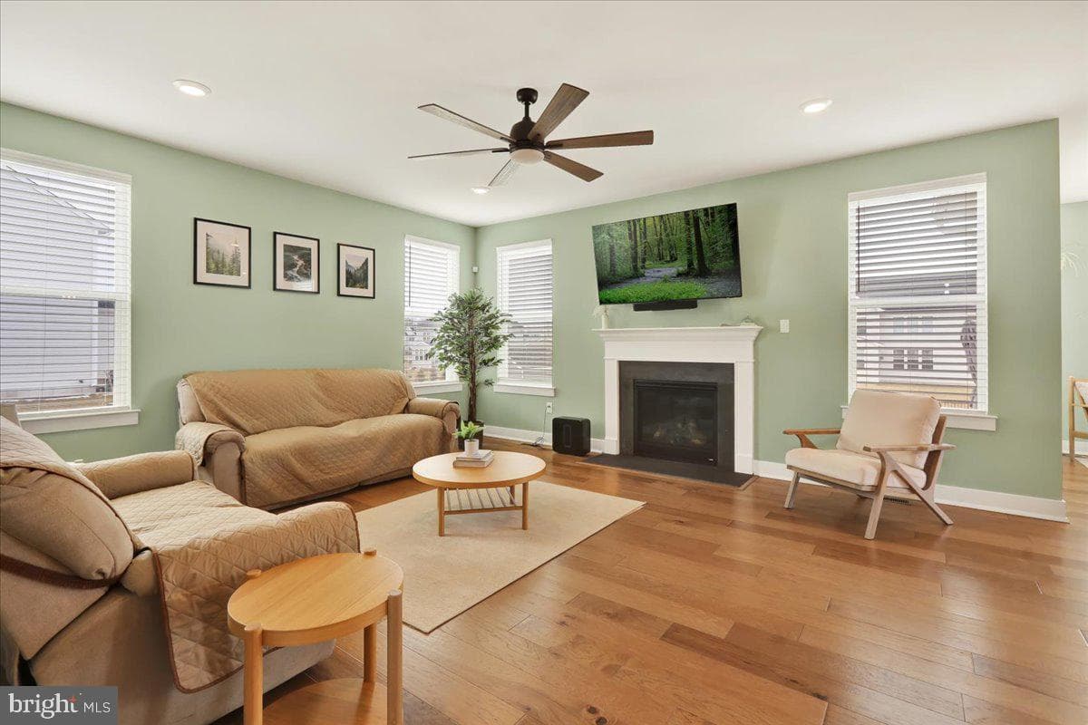 1076 Mariwill Drive photo 11