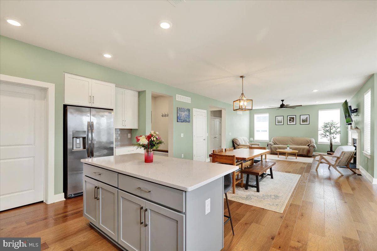 1076 Mariwill Drive photo 20