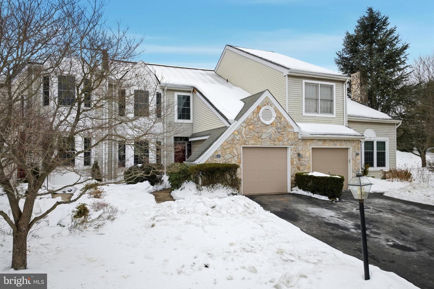 703 Eagle Lane photo 3