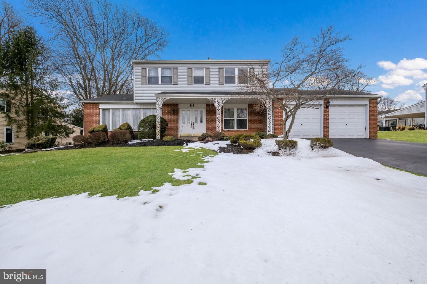 64 Springwood Drive photo 2