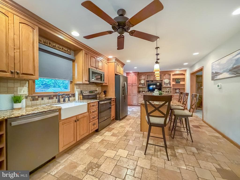 336 Fox Hollow Drive photo 13