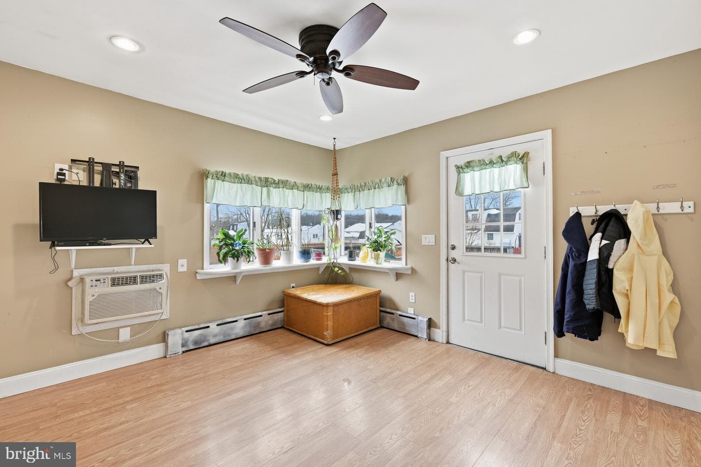 428 Madison Avenue photo 9