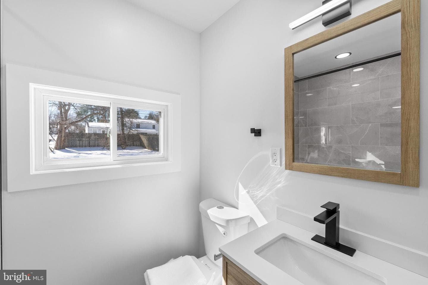 970 Rozel Avenue photo 32