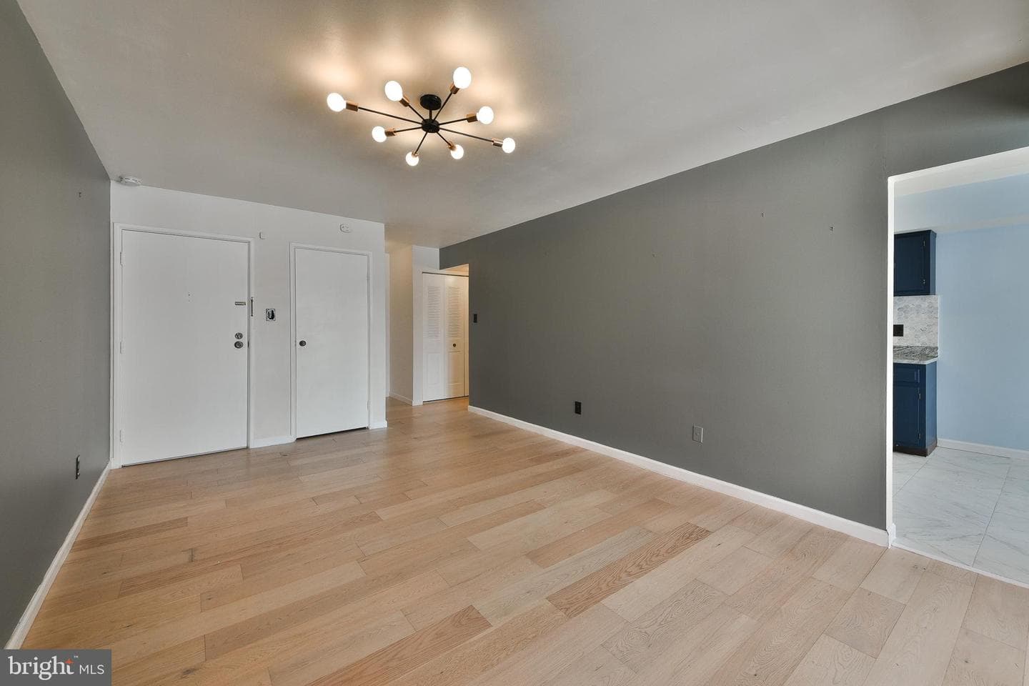 204 Hampton Crossing photo 4