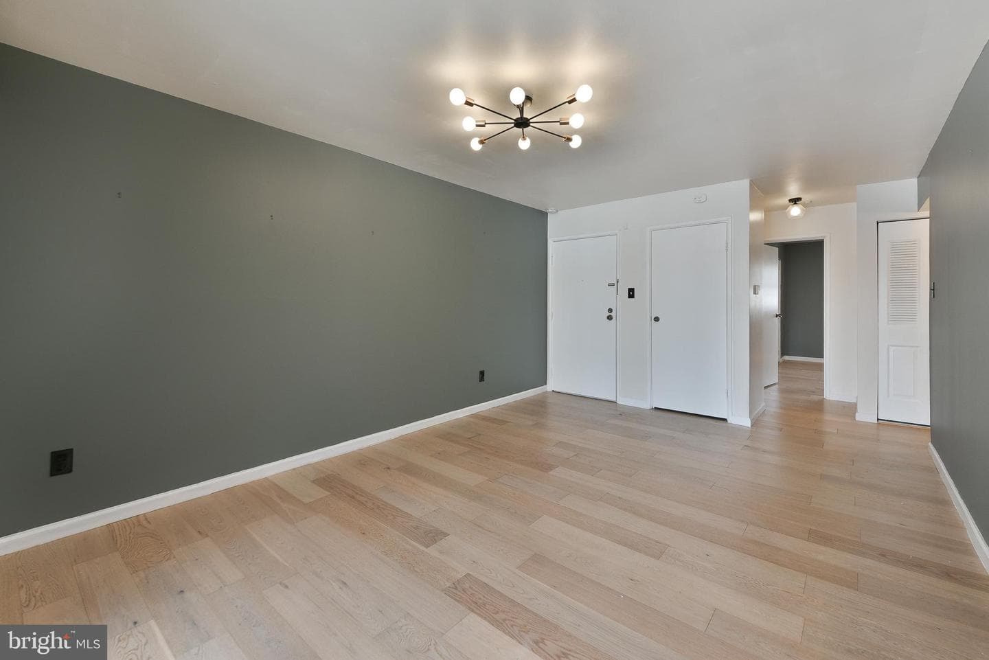 204 Hampton Crossing photo 5
