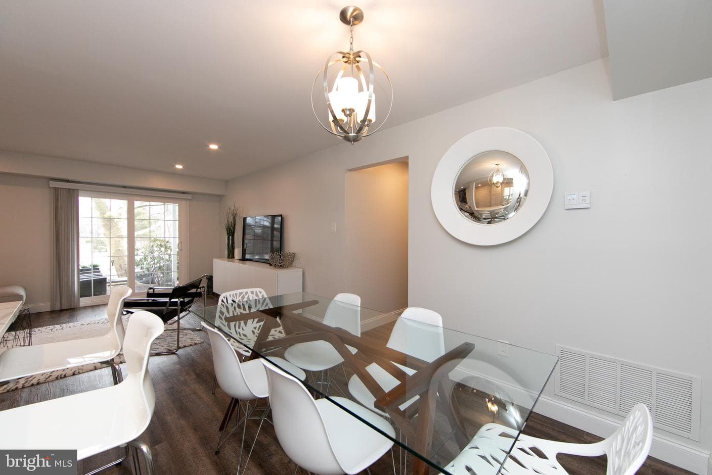 1405 Society Place photo 7