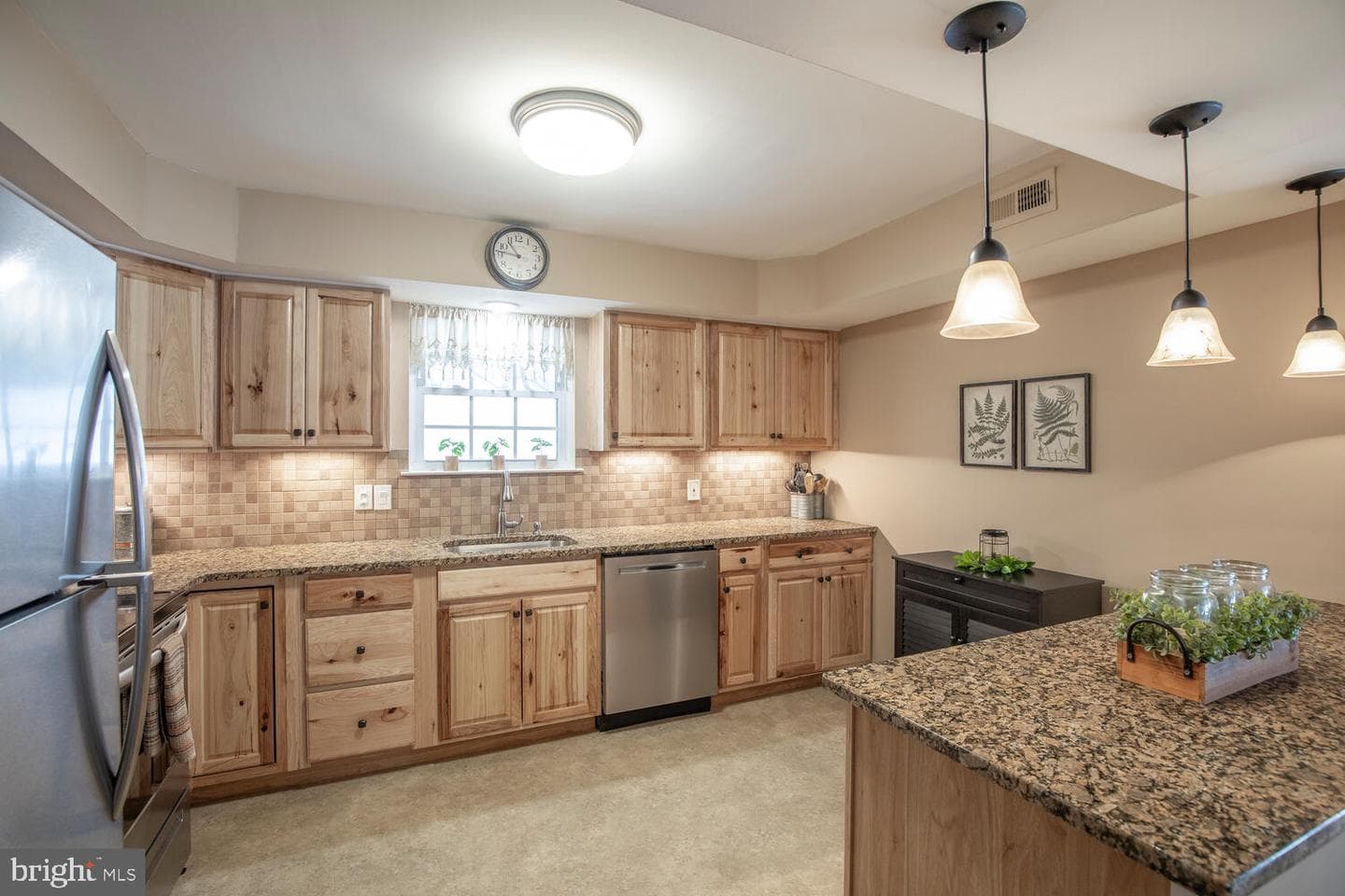 481 Redbud Court photo 6
