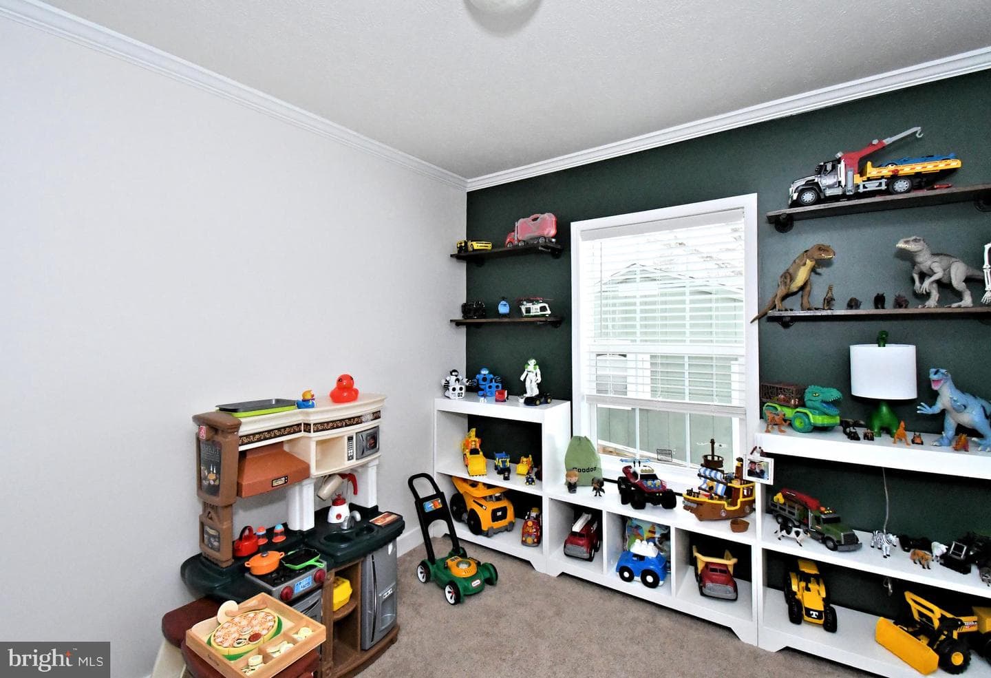 233 Hemlock Drive photo 37