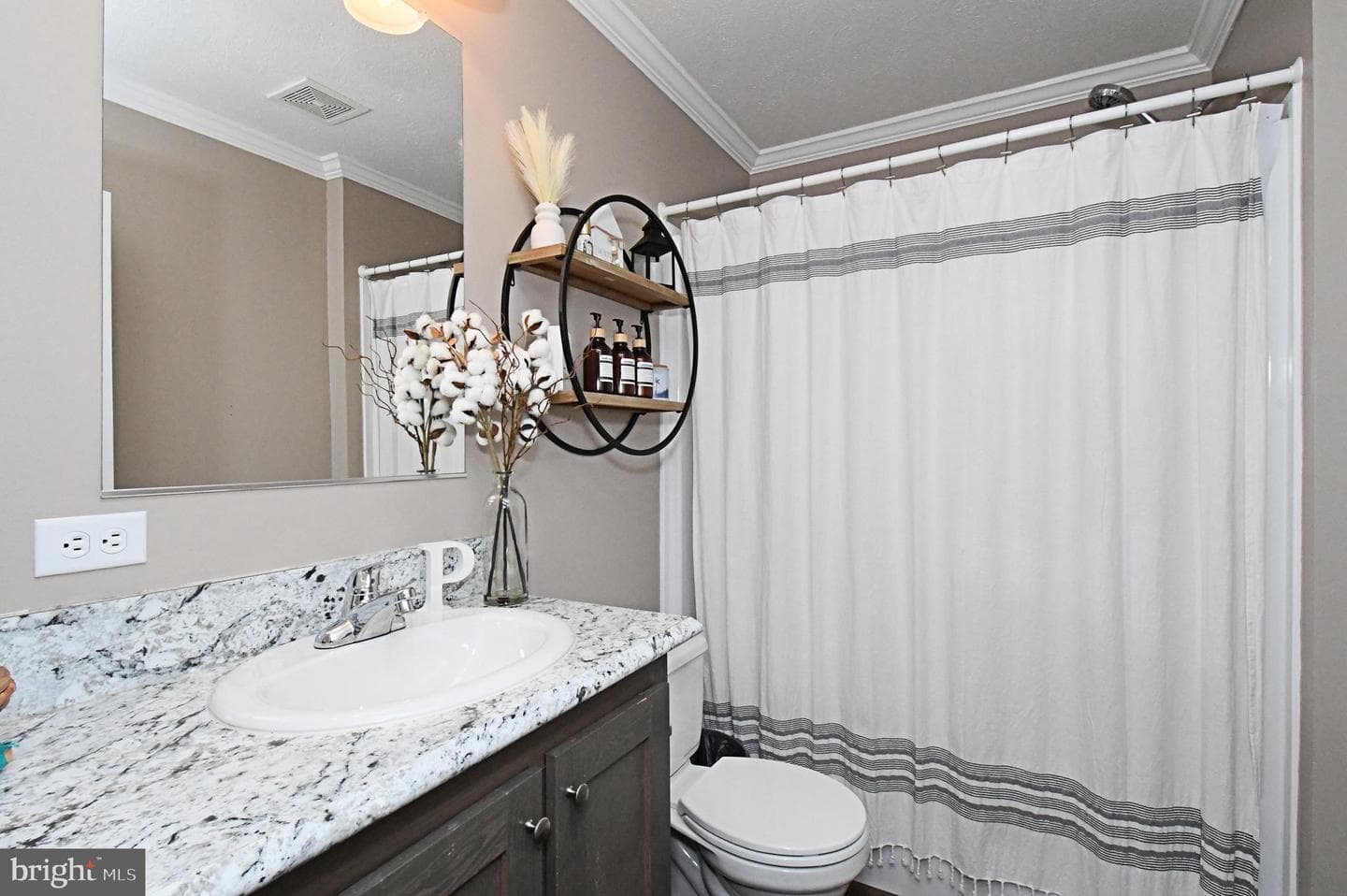 233 Hemlock Drive photo 41