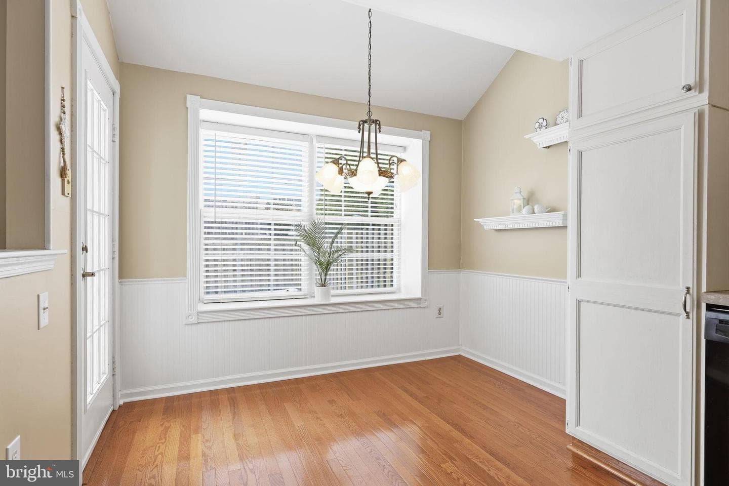 25 Honey Locust Lane photo 4