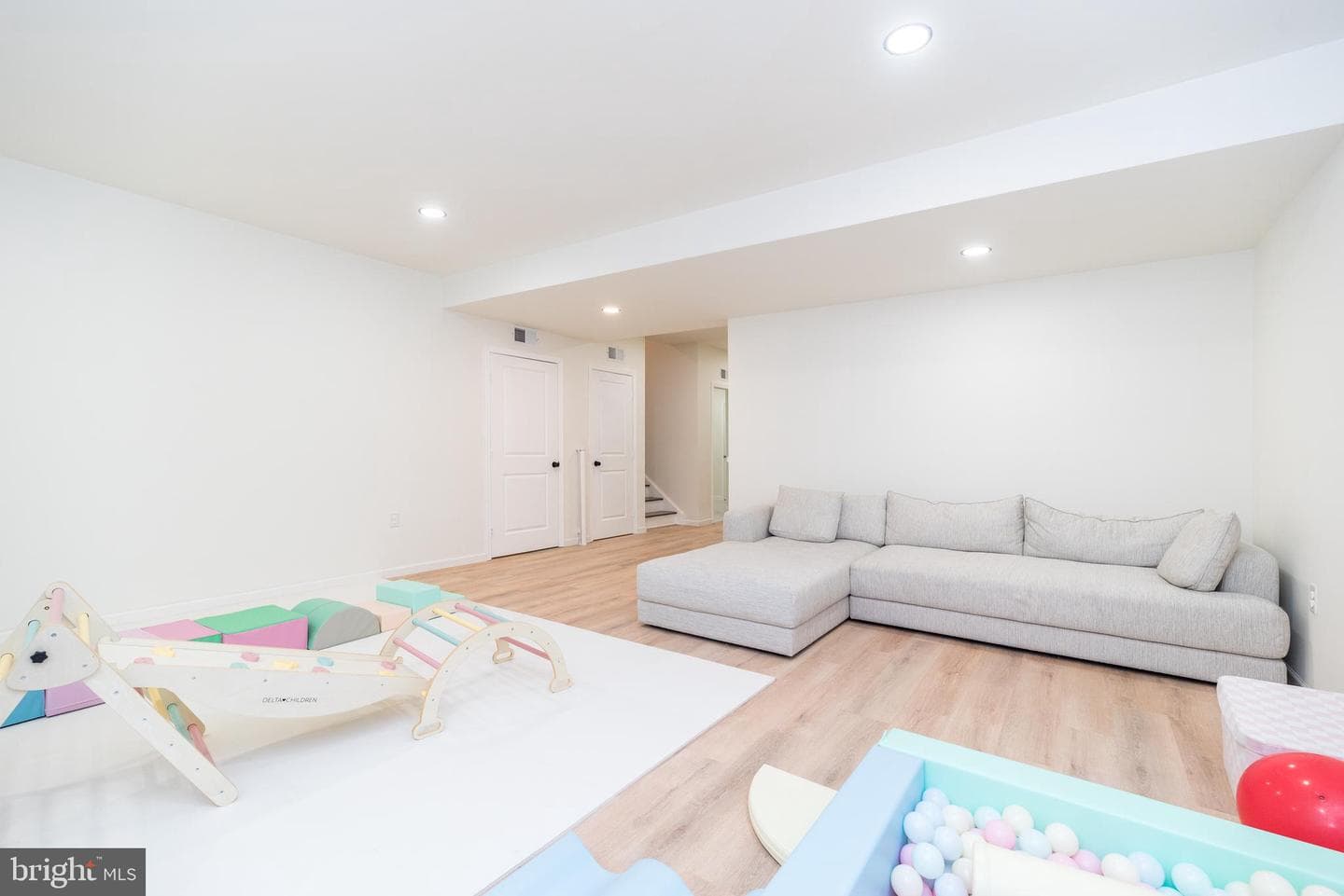 1033 Mariwill Drive photo 43