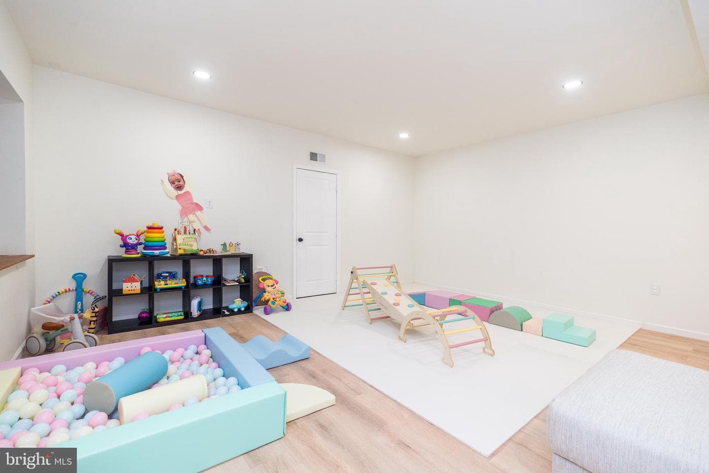 1033 Mariwill Drive photo 44