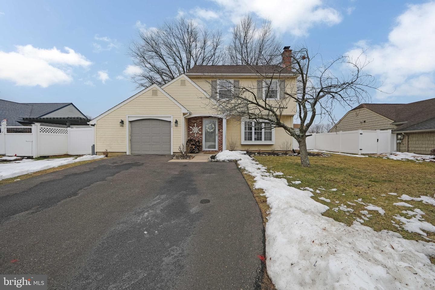 612 S Queen Anne Drive photo 2