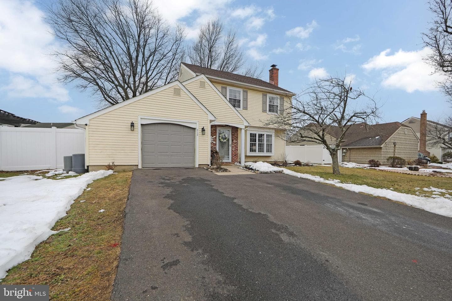 612 S Queen Anne Drive photo 3