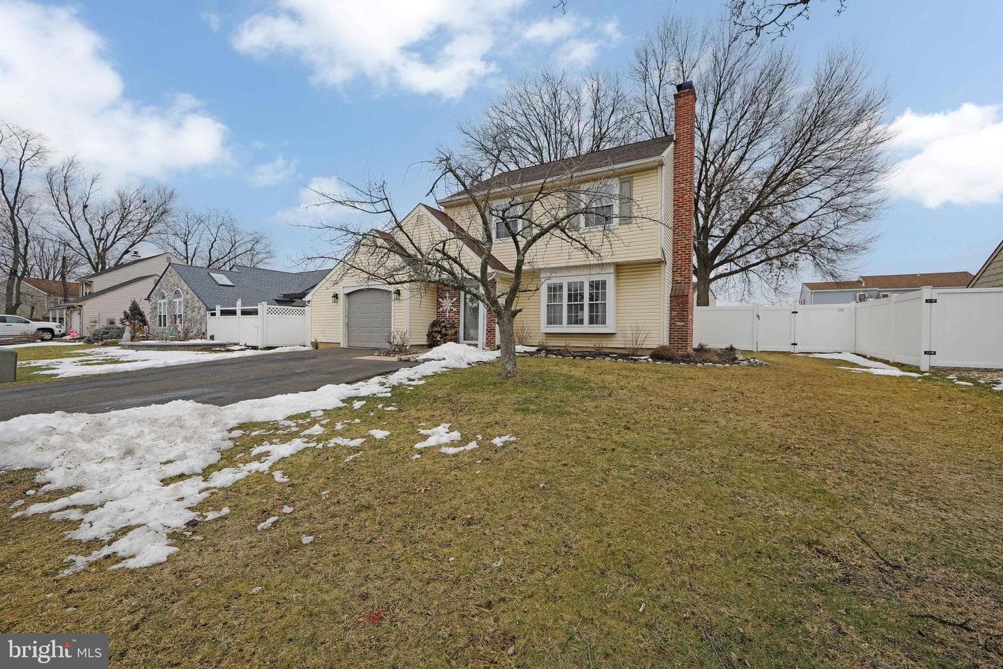 612 S Queen Anne Drive photo 4